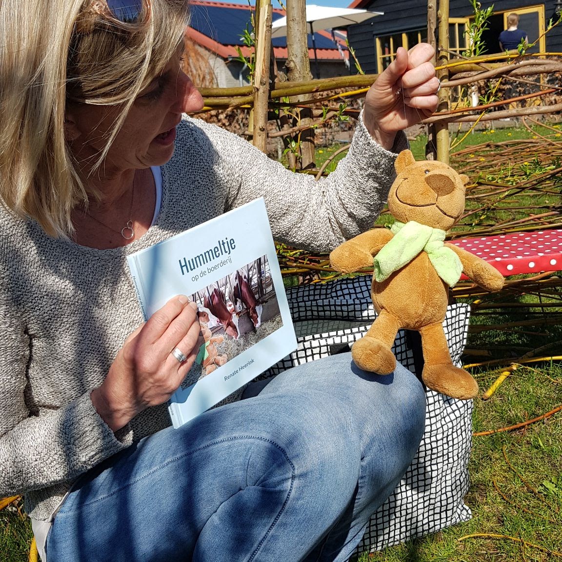 Voorlezen bij Peuterspeelzaal Klein Geluk